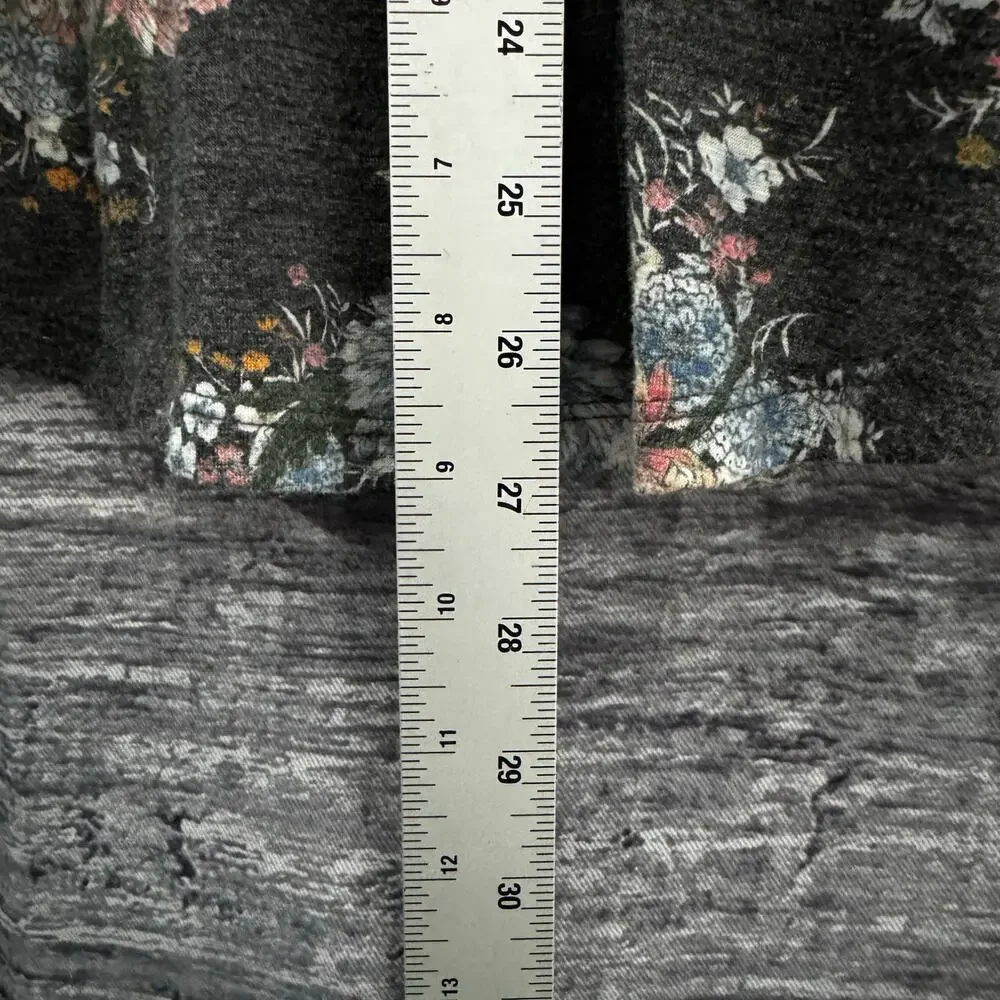TORRID Gray Floral Sleeveless Lace Inset Split Back‎ Tank Women Size 1 (1x) - Picture 6 of 10